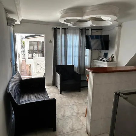 Apartamento Frente Al Aeropuerto *
