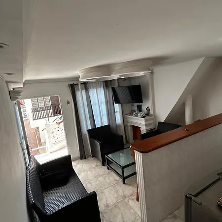 Frente Al Aeropuerto Apartamento *